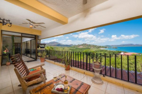 Beautiful Ocean-View Condo in Flamingo - Walk to B